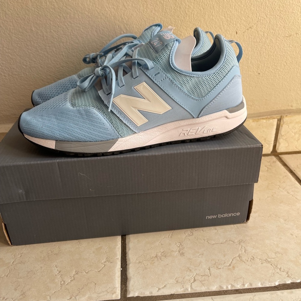 New Balance 247. - Picture 4 of 8